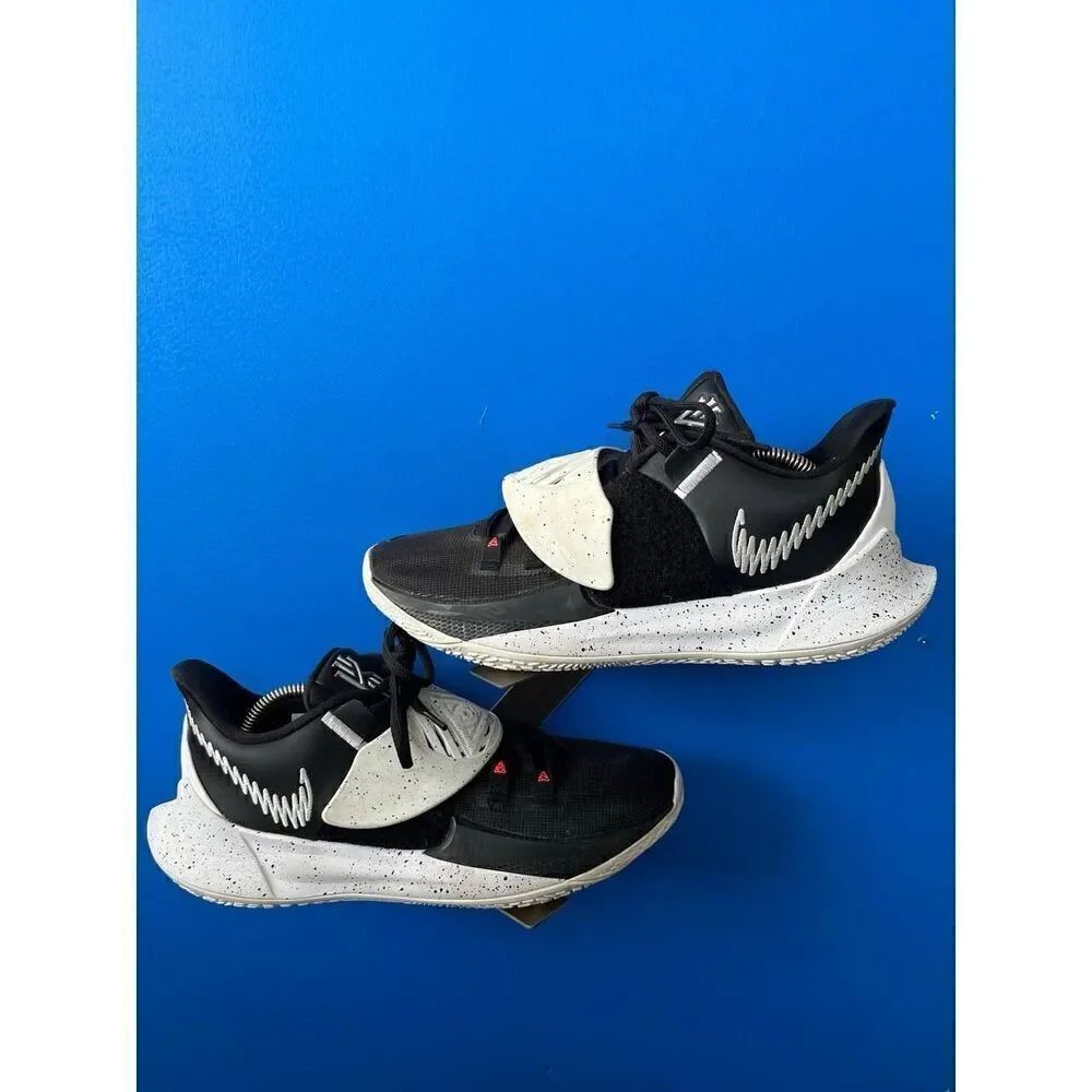 Nike Kyrie Low 3 Team Black White (CW6228-003 Men Sz 10 sneakers shoes basketbal